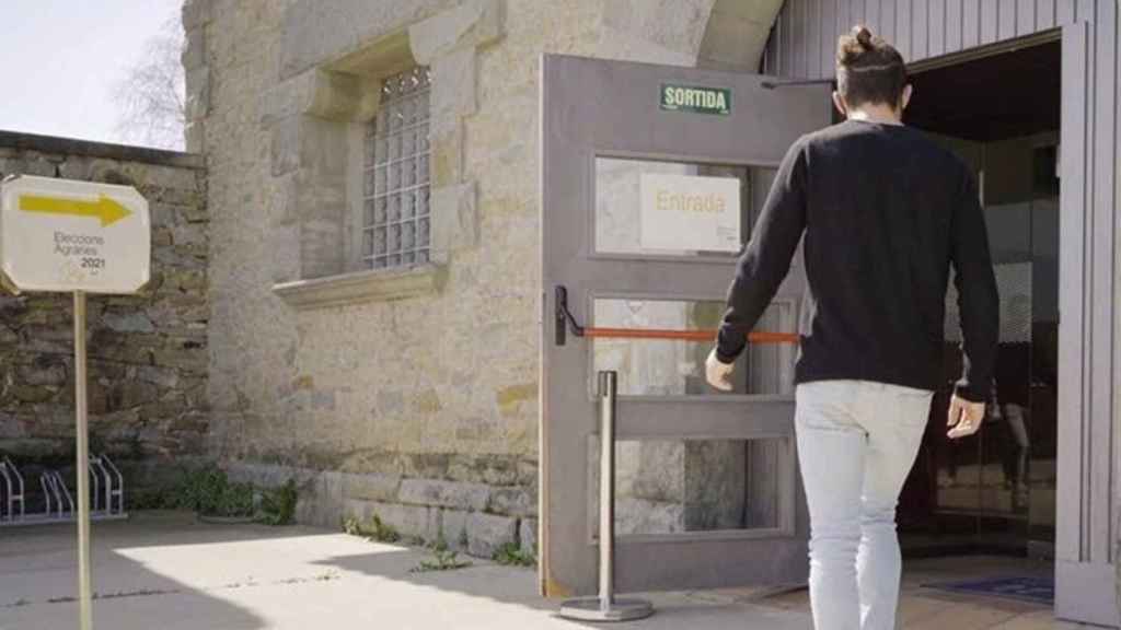 Un votante en las elecciones agrarias de Cataluña / EP