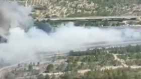 Cortes en la AP7 por un incendio entre  Vandellòs y l'Hospitalet de l'Infant / PROTECCIÓ CIVIL