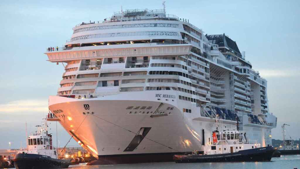 El MSC Meraviglia atracado en la terminal de cruceros del Puerto de Barcelona / CG