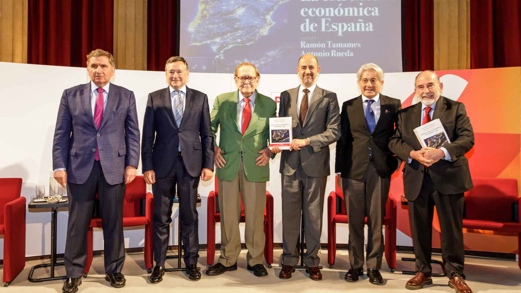 Presentación del libro de Ramón Tamames (en el centro) y Antonio Rueda en Foment del Treball / FOMENT