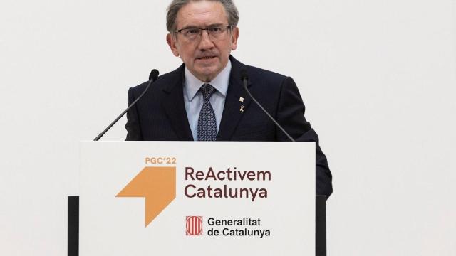 El 'conseller' de Economía, Jaume Giró, presentando su proyecto de presupuestos para 2022 / EFE