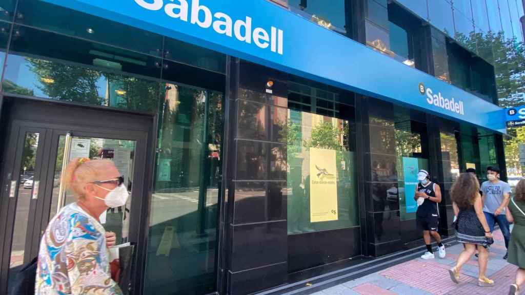 Una sucursal de Banco Sabadell  / EP