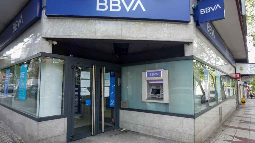 Imagen de una sucursal de BBVA / EP