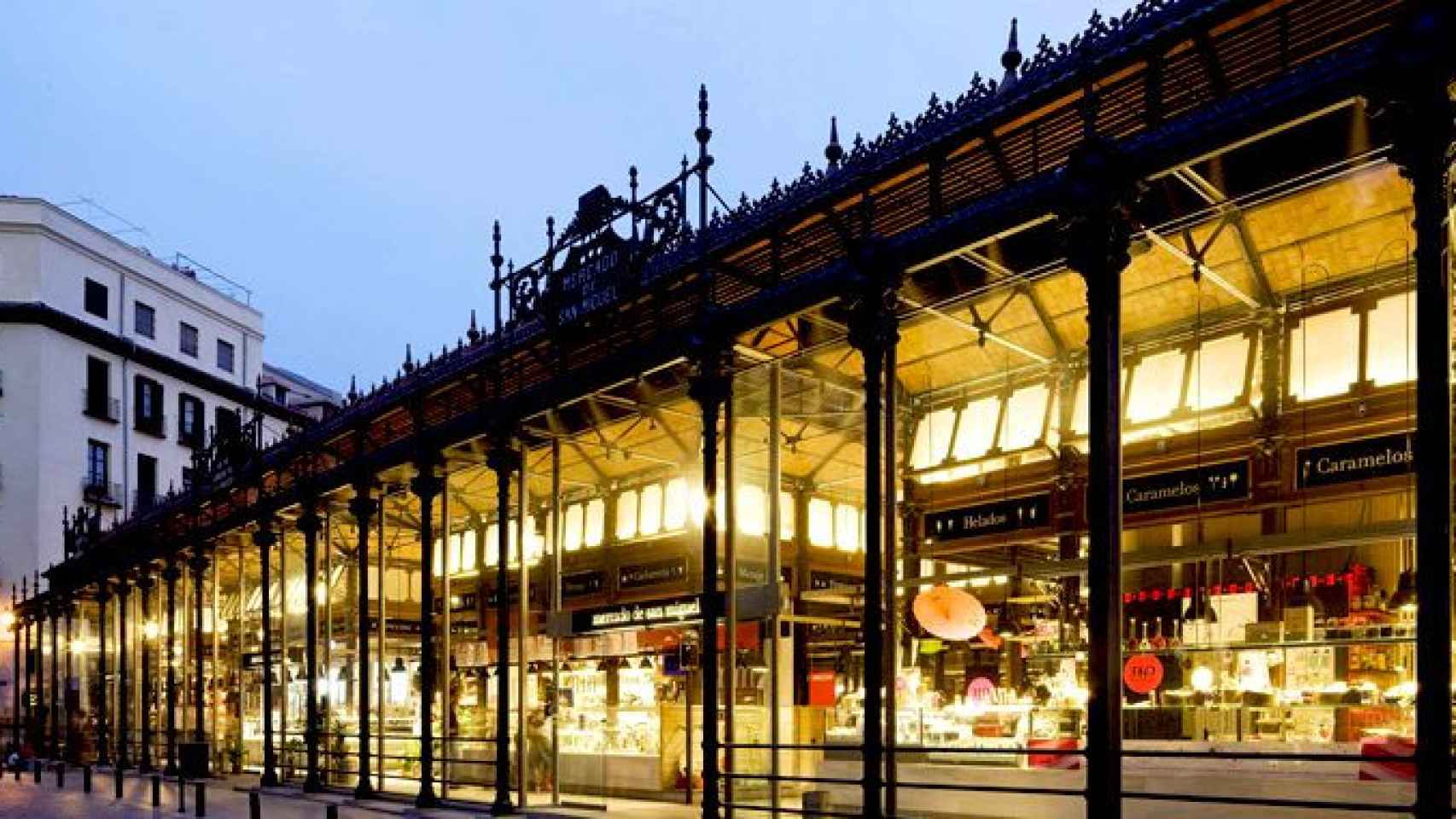 Fachada del Mercado de San Miguel de Madrid, un espacio de ocio y gastronómico que ha sido adquirido por el fondo holandés Redeveco / EFE