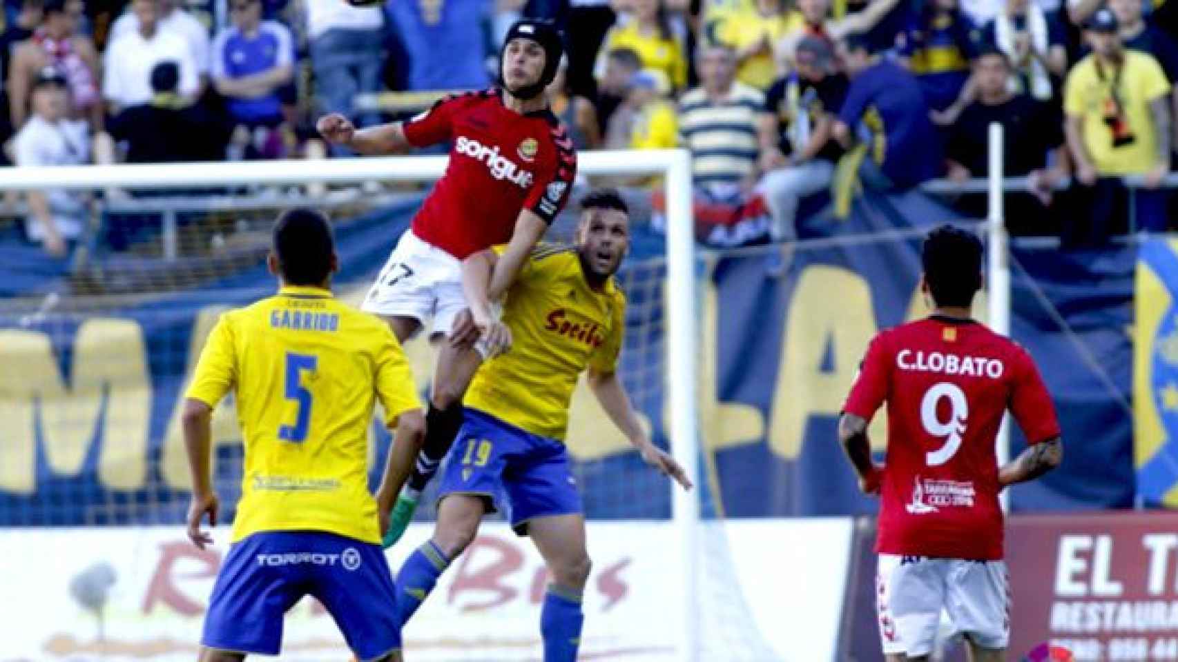 Los jugadores del Nàstic en el partido del pasado fin de semana frente al Cádiz que acabó con un 0 a 0 en el marcador / CG