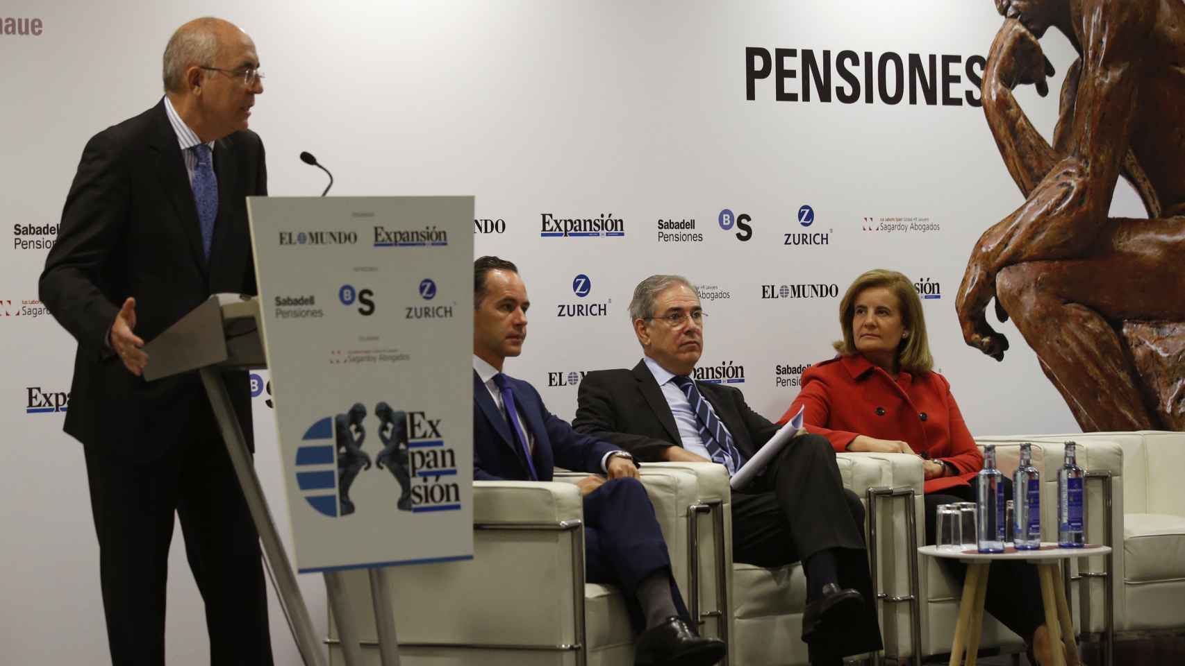 Fátima Báñez durante la jornada de pensiones organizada por 'Expansión' en la que ha hecho el anuncio / EFE