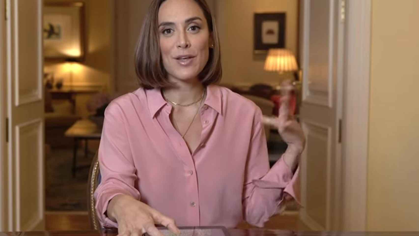 Tamara Falcó, hija de Isabel Preysler, para una publicación de moda /YOUTUBE