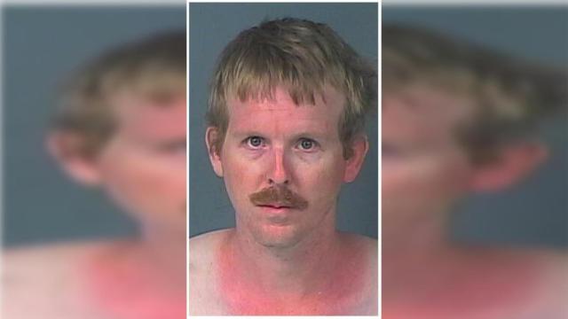 Jonathan Lee Rossmoine estuvo dos meses encerrado en un armario