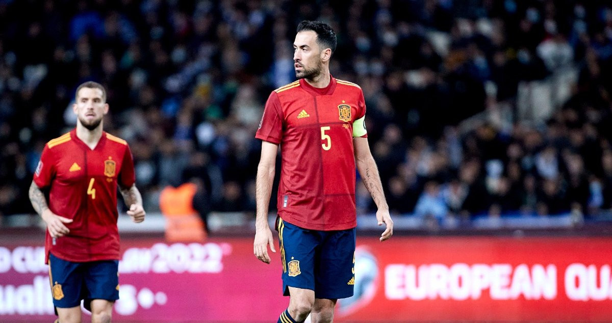 Sergio Busquets ingresó desde el banquillo de suplentes en el Grecia España / SeFutbol