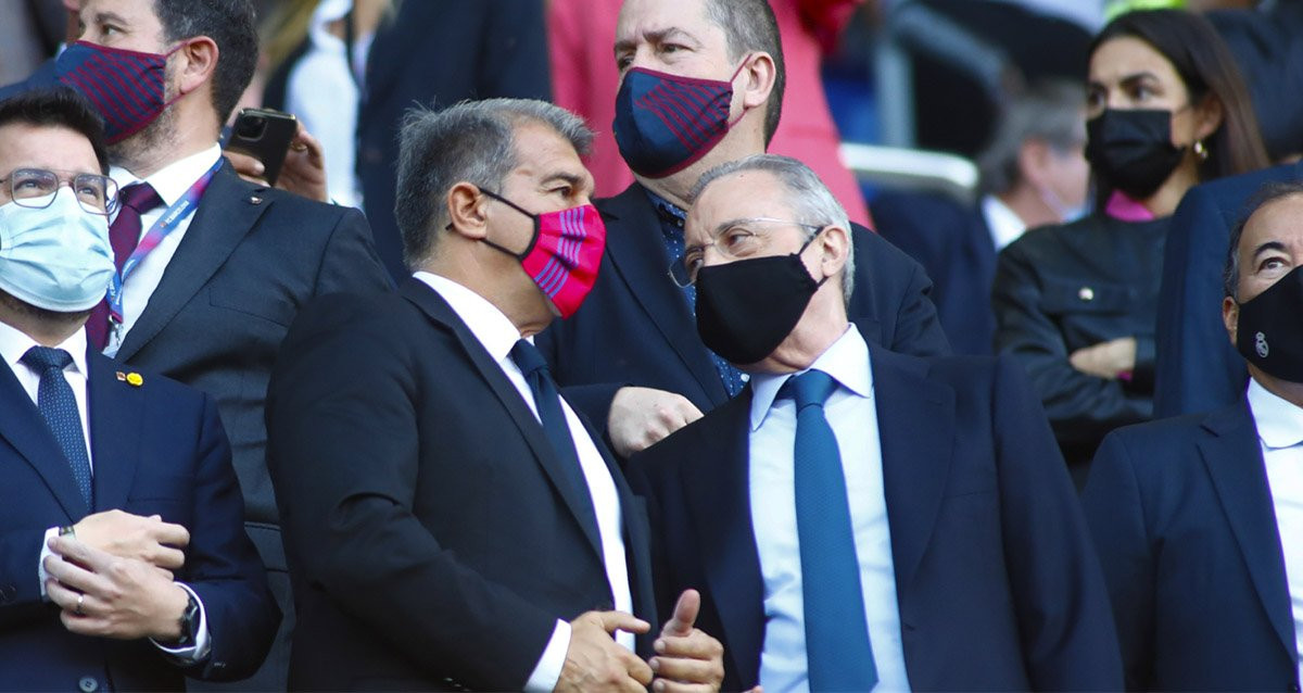 Joan Laporta y Florentino Pérez, presidentes de Barça y Real Madrid, conversan en el palco del Camp Nou / EP