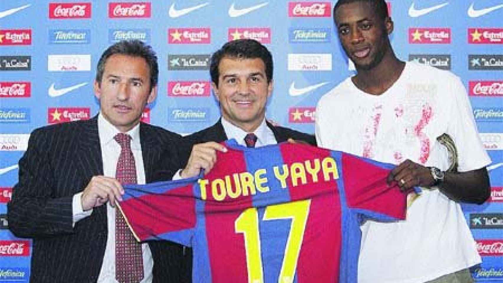 Yaya Touré, el día de su presentación como jugador del Barça con Laporta y Txiki / ARCHIVO