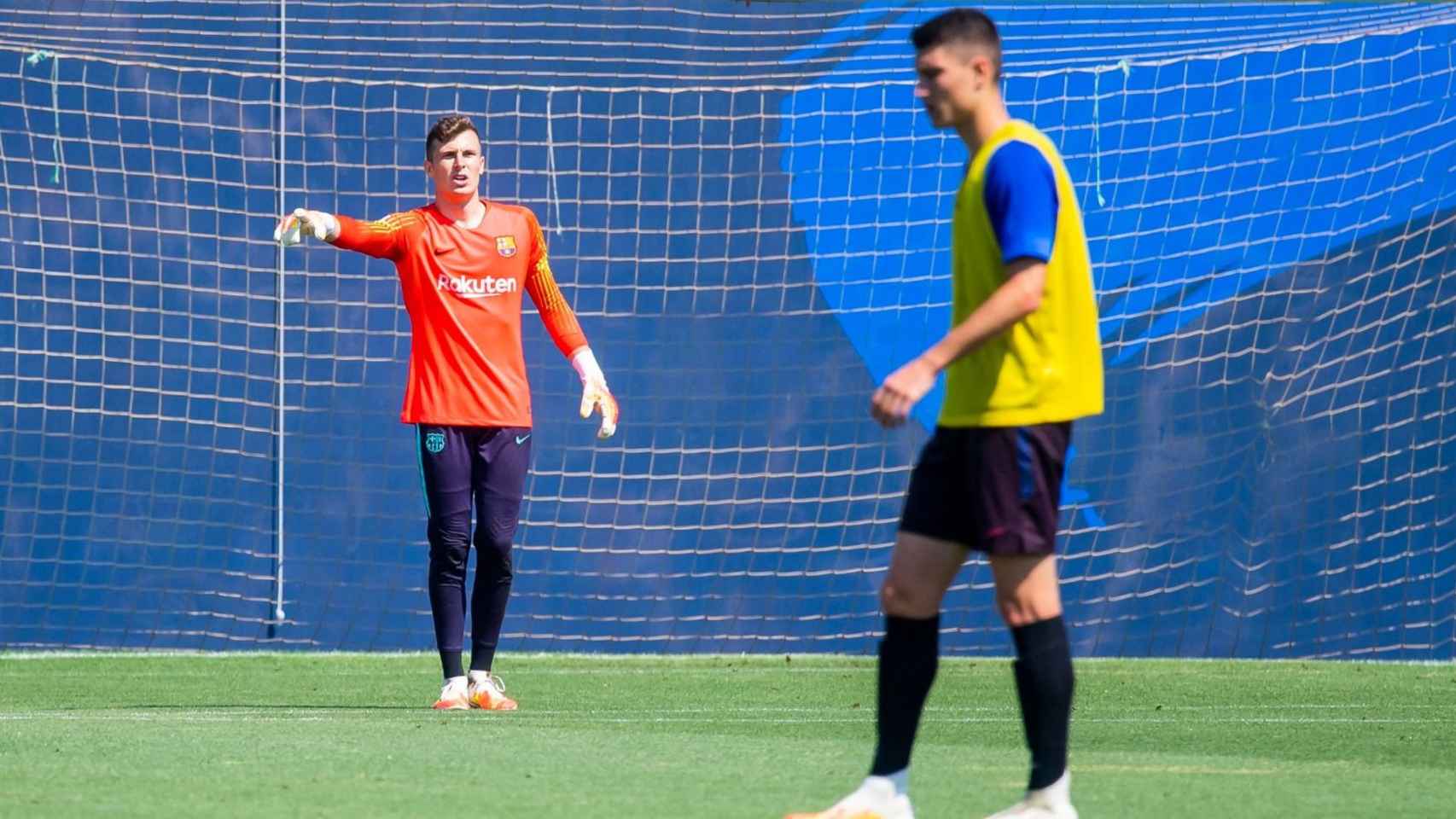 Iñaki Peña en un entrenamiento con el Barça B / FC Barcelona