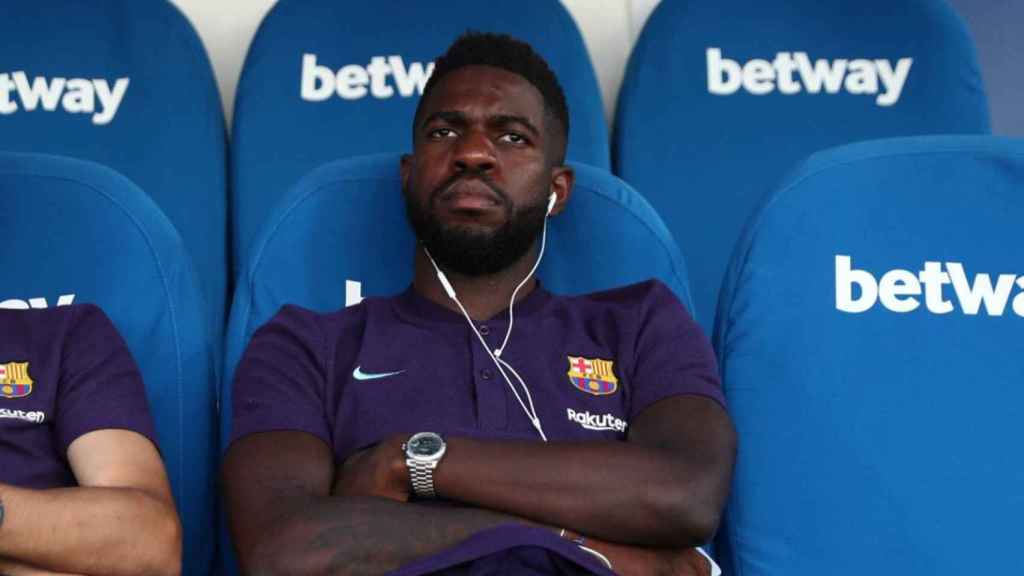 Samuel Umtiti en el banquillo durante un partido del FC Barcelona / EFE