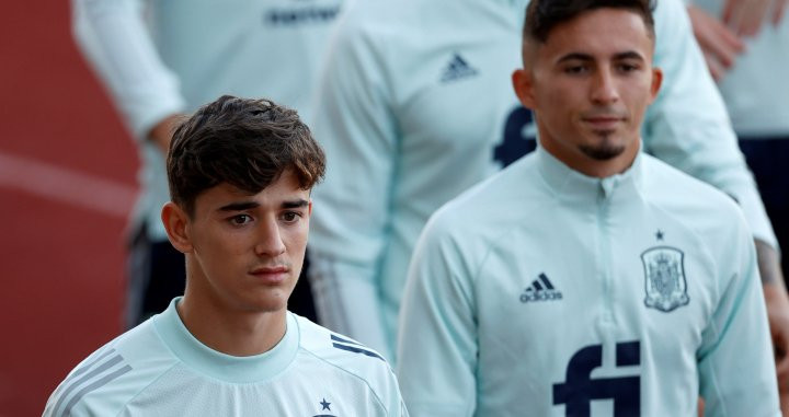 Gavi entrenando con la selección español / EFE