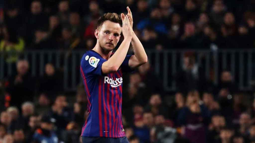 Rakitic es sustituido en un partido con el Barça | EFE