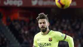 Gerard Piqué en acción en San Mamés / EFE