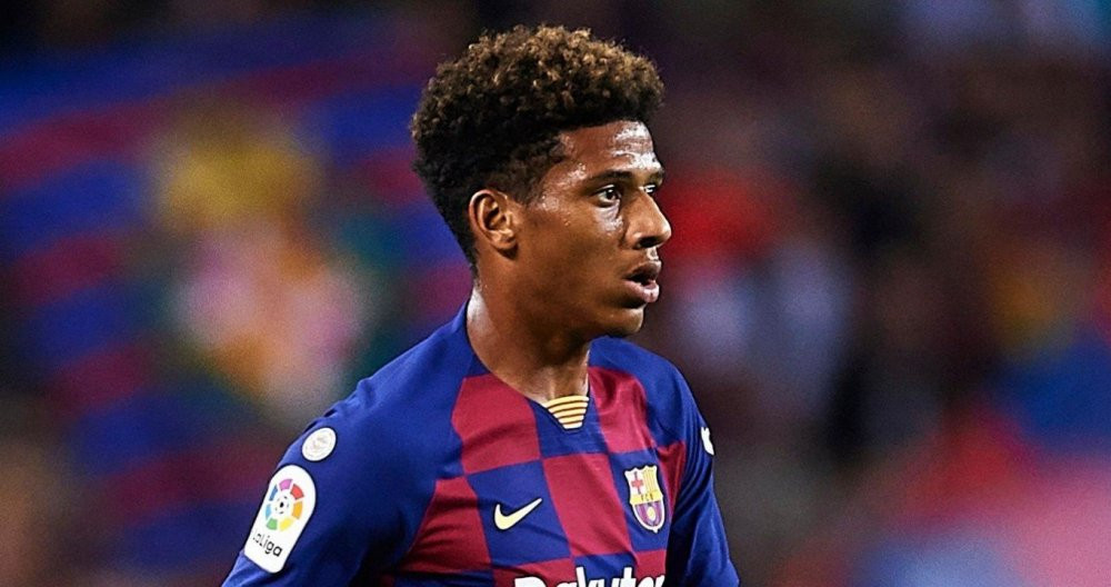 Todibo, en una imagen jugando con el Barça / EFE