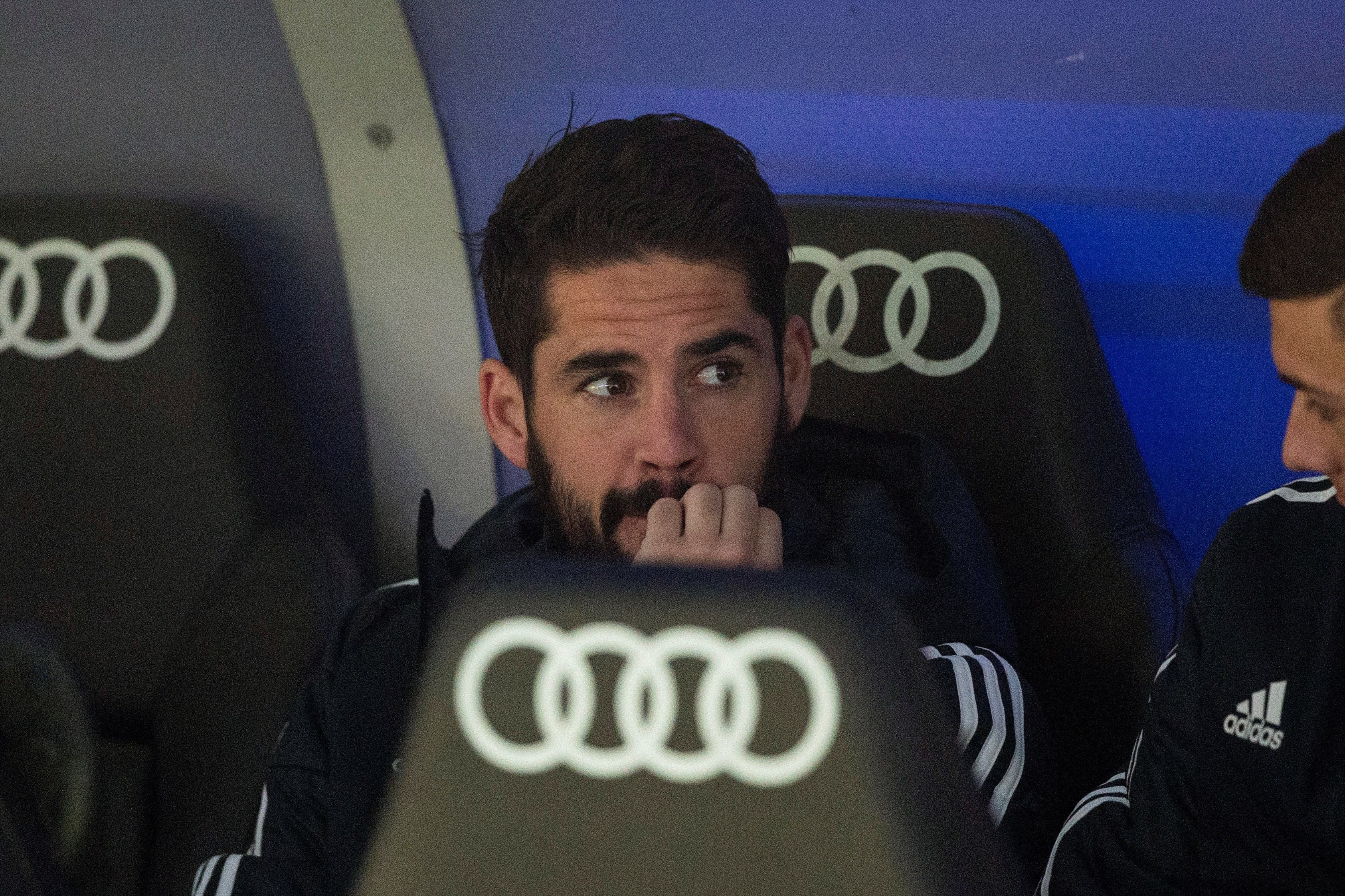 Una foto de Isco Alarcón en el banquillo del Santiago Bernabéu / EFE