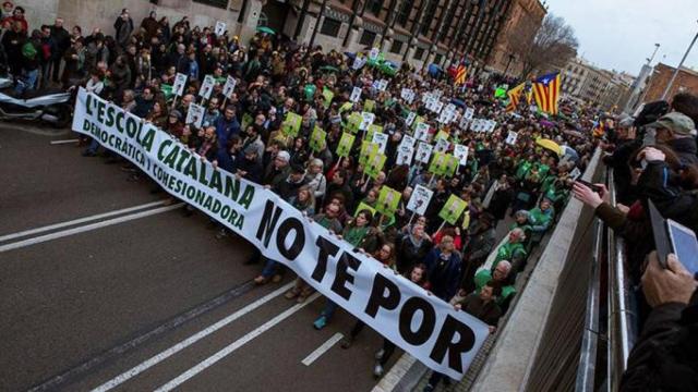 Manifestación en defensa de la inmersión lingüística escolar obligatoria exclusivamente en catalán / EFE