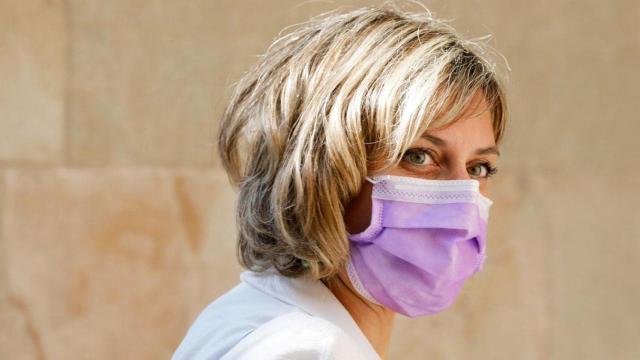 Alba Vergés, consejera catalana de Salud, ataviada con mascarilla protectora en una imagen anterior / EFE