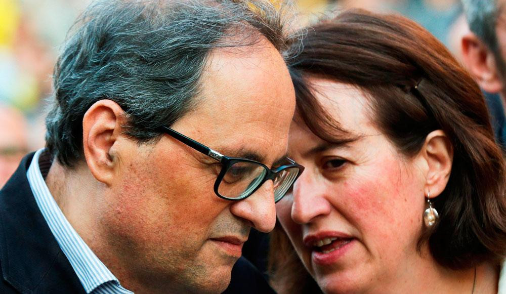 Elisenda Paluzie (d), presidenta de la ANC, con el presidente de la Generalitat de Cataluña, Quim Torra / EFE