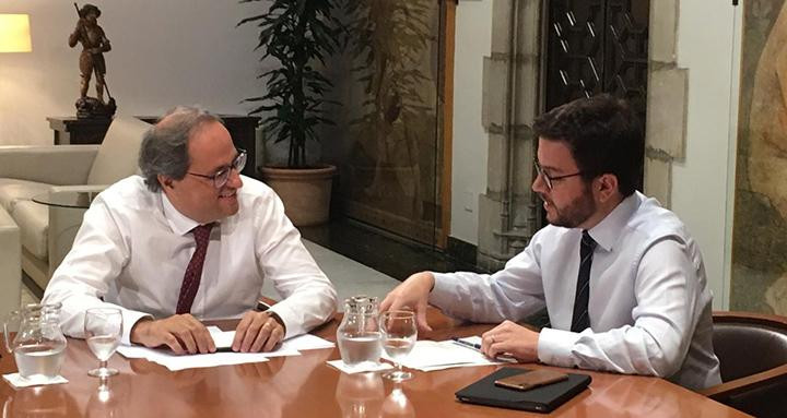 El presidente Quim Torra (i) y el vicepresidente del Govern, Pere Argonès (d) reunidos tras la crisis entre JxCAT y ERC / CG