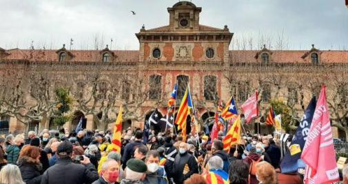 Protesta de simpatizantes de la ANC ante el Parlamento de Cataluña / CEDIDA