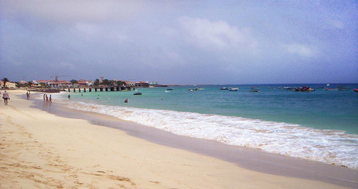 Una de las playas paradisiacas para viajar en Cabo Verde / Adrião - WIKIMEDIA COMMONS