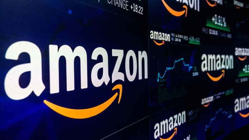 Pantalla con la evolución en bolsa de Amazon