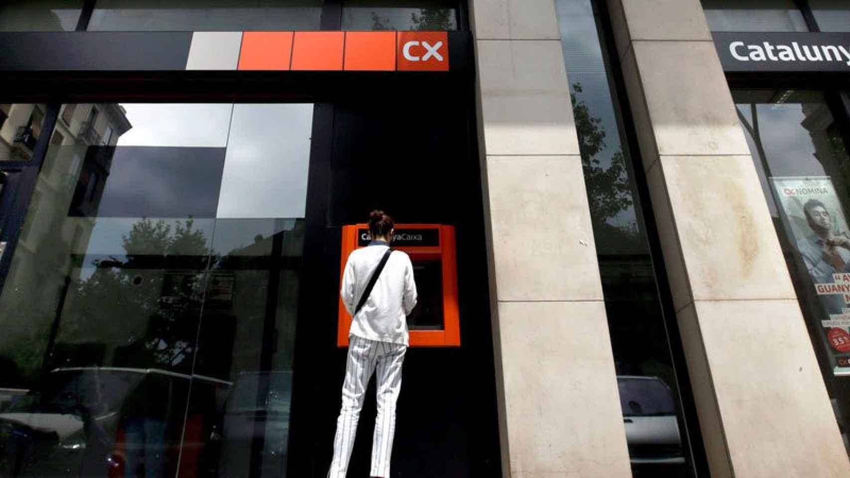 Las comisiones por retirar efectivo de cajeros dependen de cada banco.