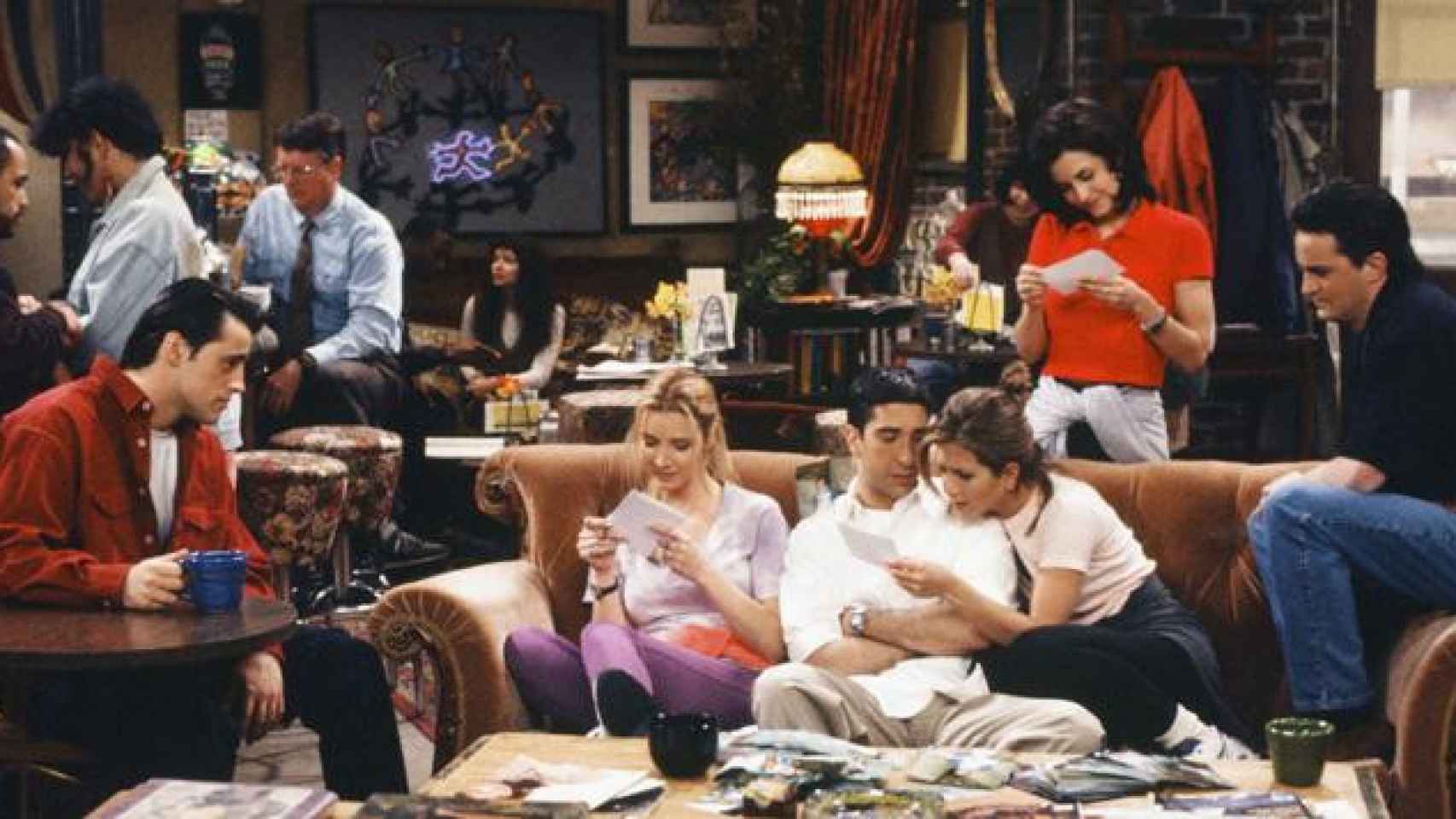 Los protagonistas de 'Friends' en Central Perk / FRIENDS