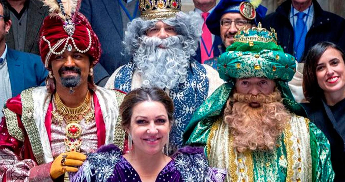 Los Reyes Magos y la Estrella de oriente de la cabalgata de Cádiz / EFE