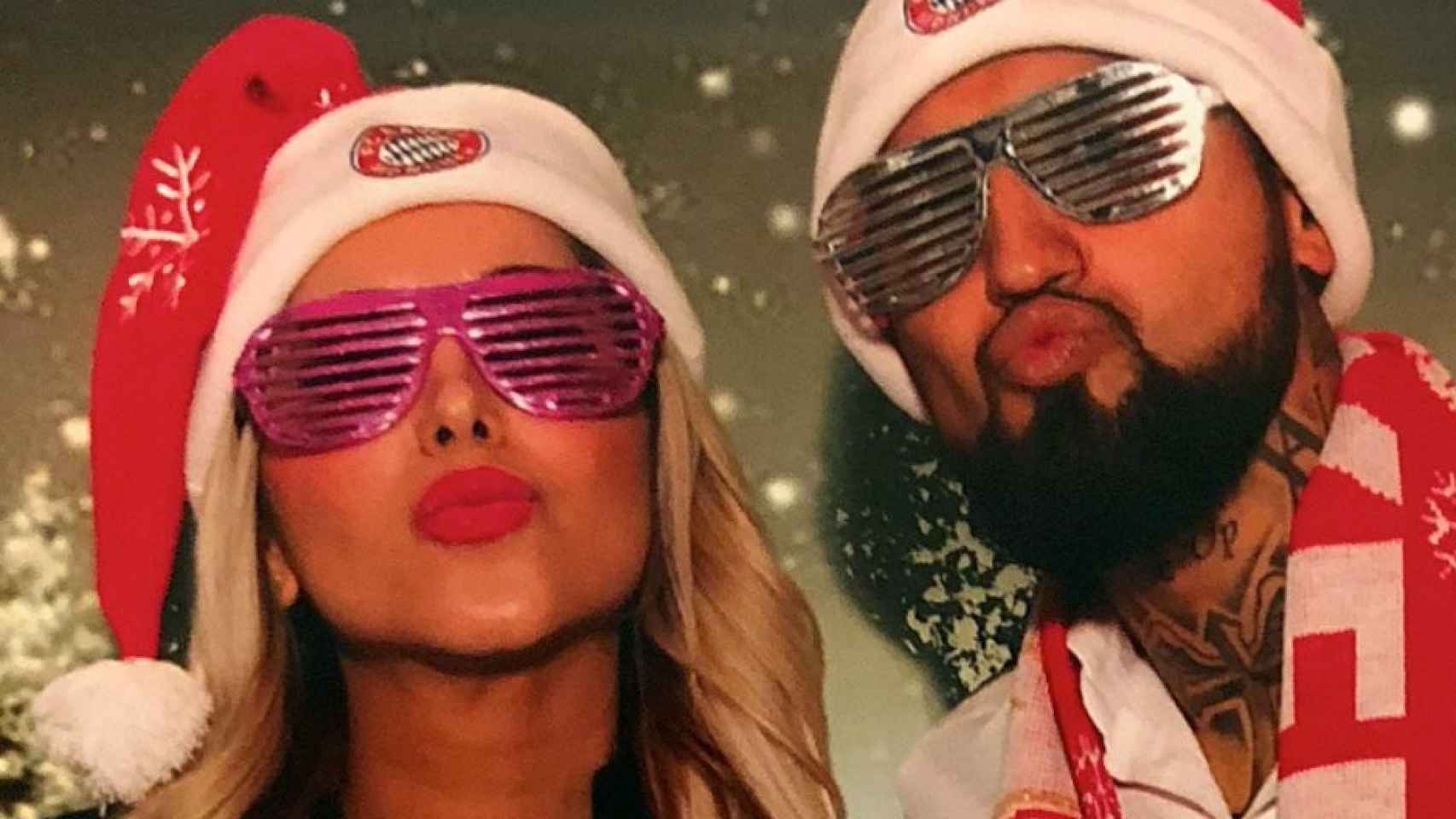 Marité Matus y Arturo Vidal con gorros de Papa Noel en Navidad / INSTAGRAM