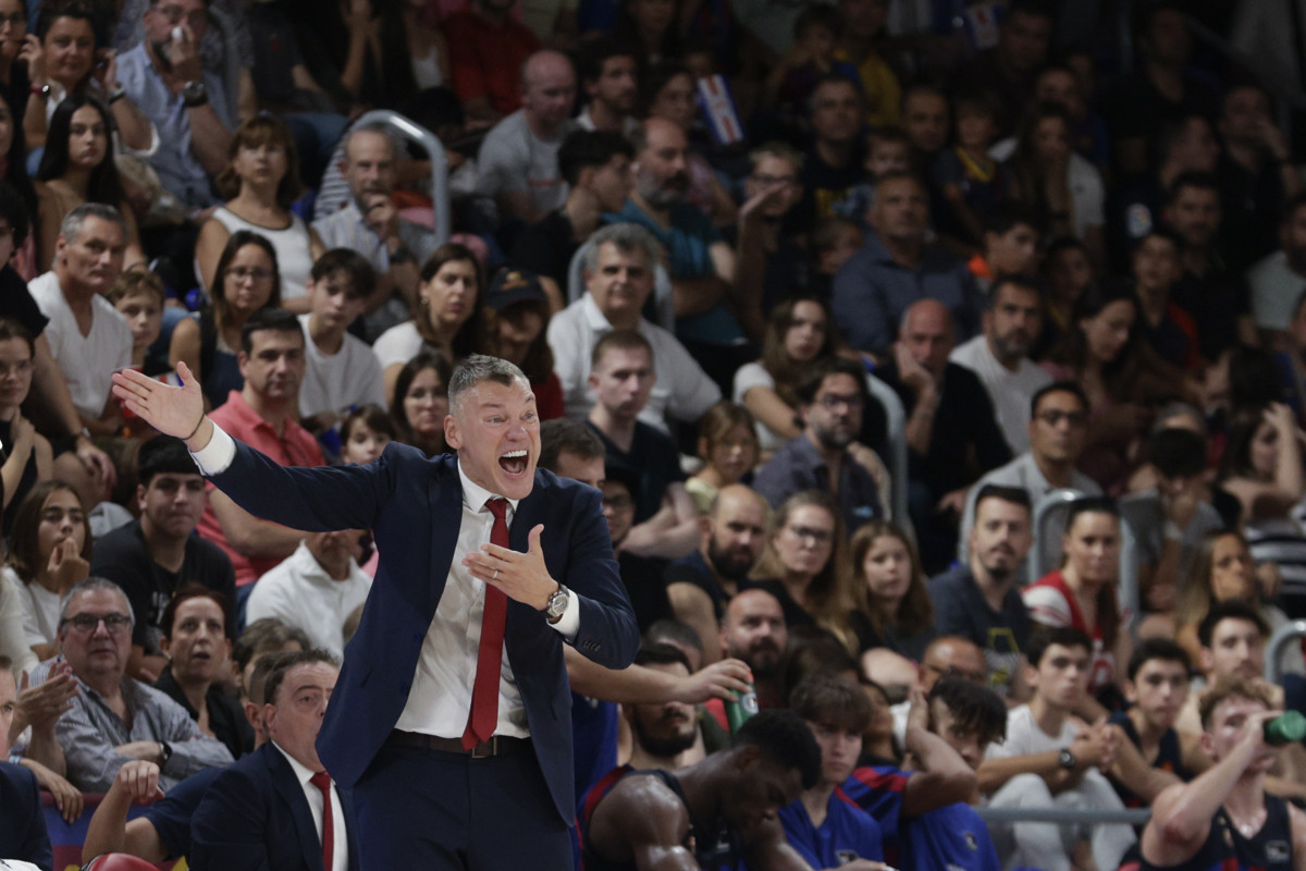 Saras Jasikevicius, dando indicaciones durante el Barça Lenovo / EFE