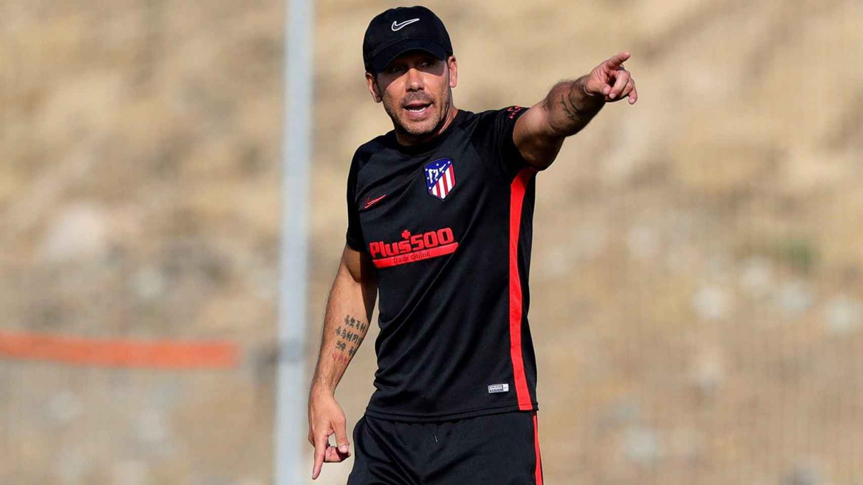 Simeone en un entrenamiento con el Atlético de Madrid / EFE