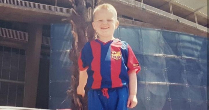 Una foto de Matthijs de Ligt en el Camp Nou de pequeño / Twitter