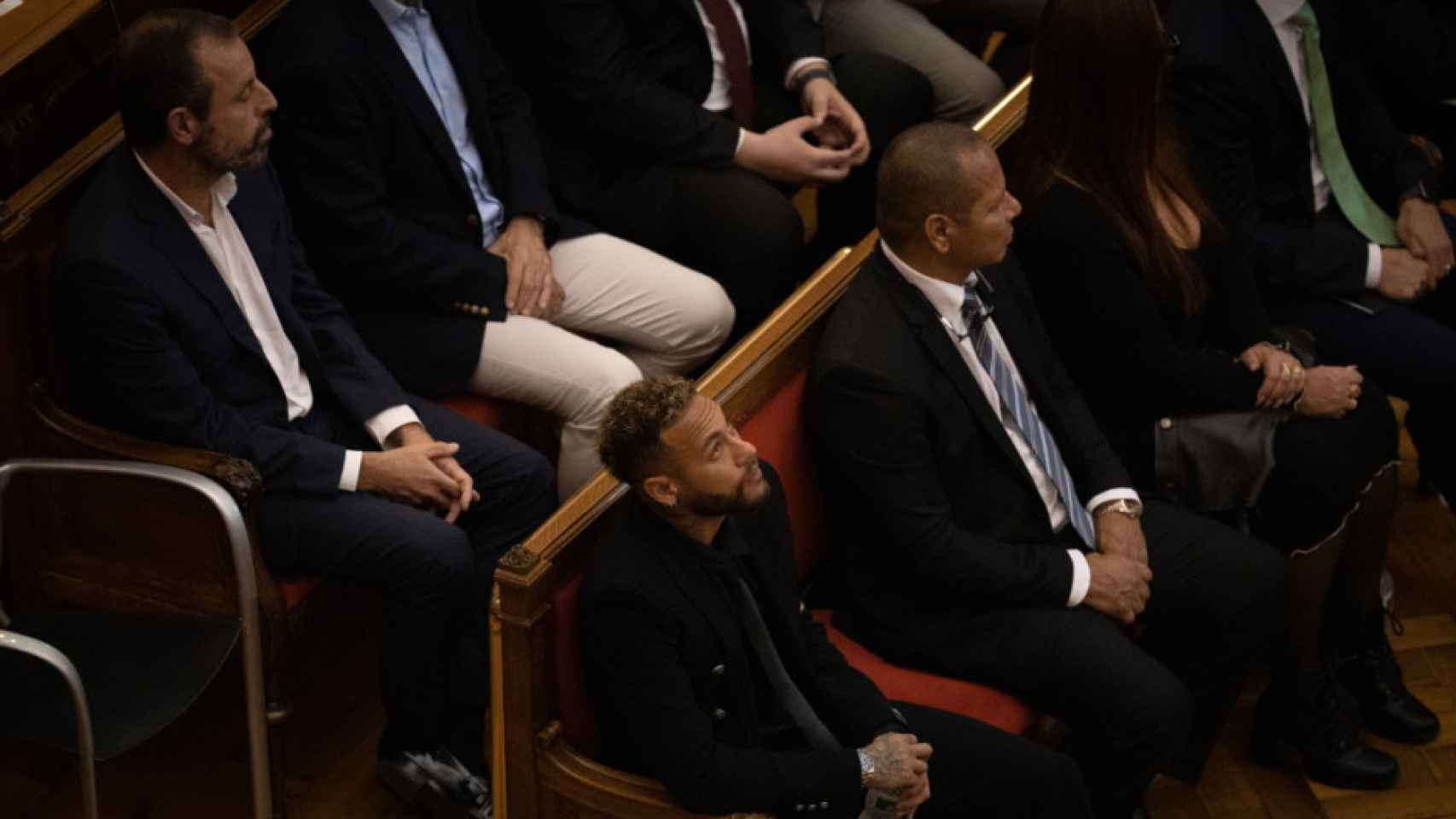 Neymar Jr., su padre y Sandro Rosell en el banquillo de los acusados de la Audiencia de Barcelona / EP