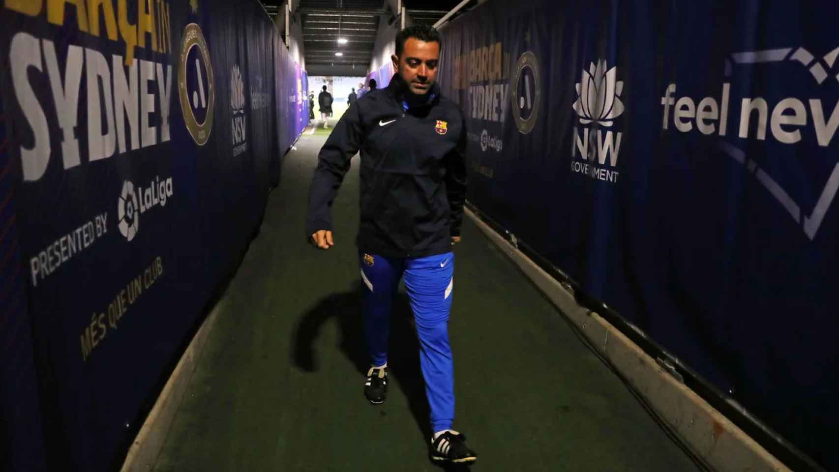 Xavi Hernández, saliendo de un entrenamiento, en la previa del amistoso del Barça en Australia / FCB