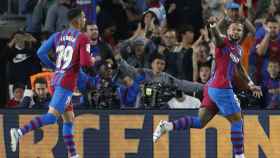 Memphis Depay celebra su gol al Mallorca / EFE