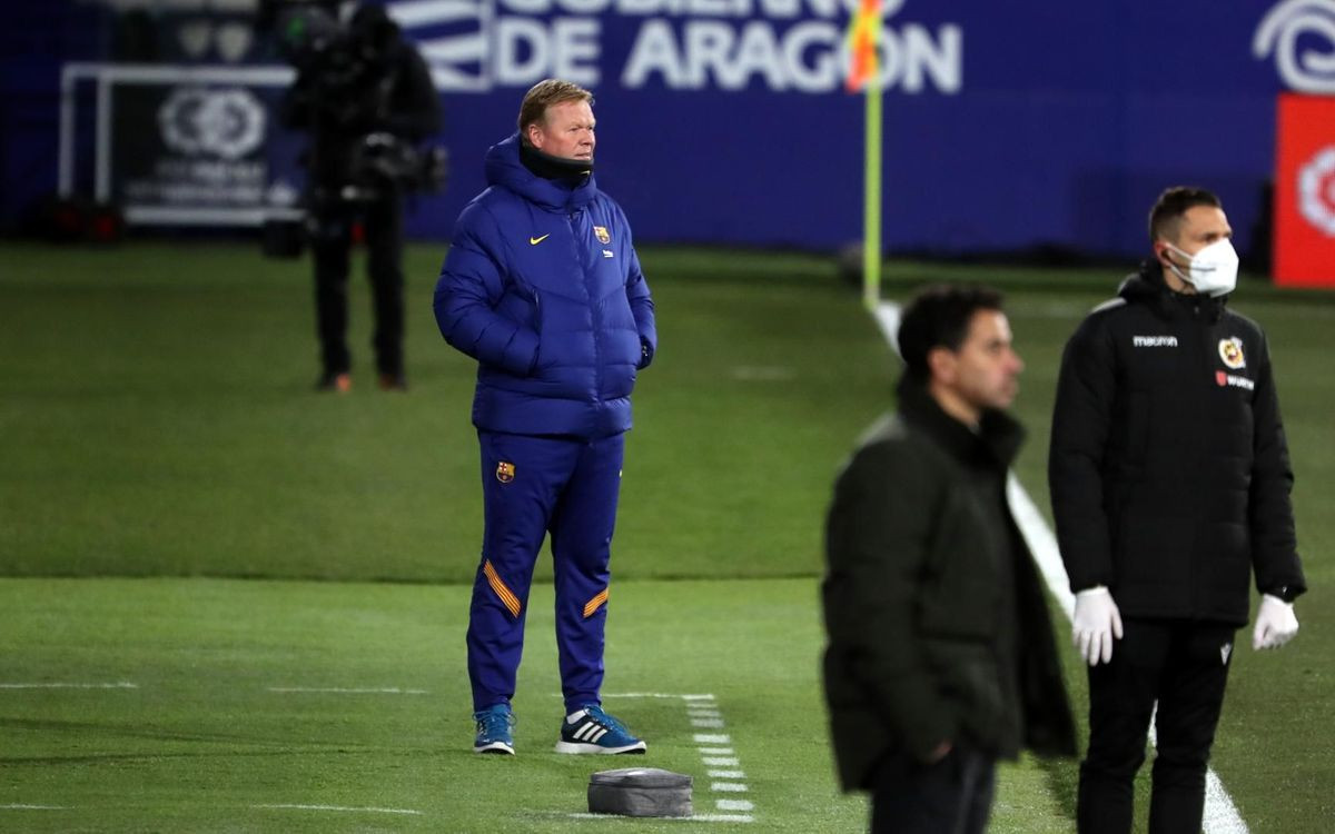 Ronald Koeman en el partido en Huesca / FC BARCELONA