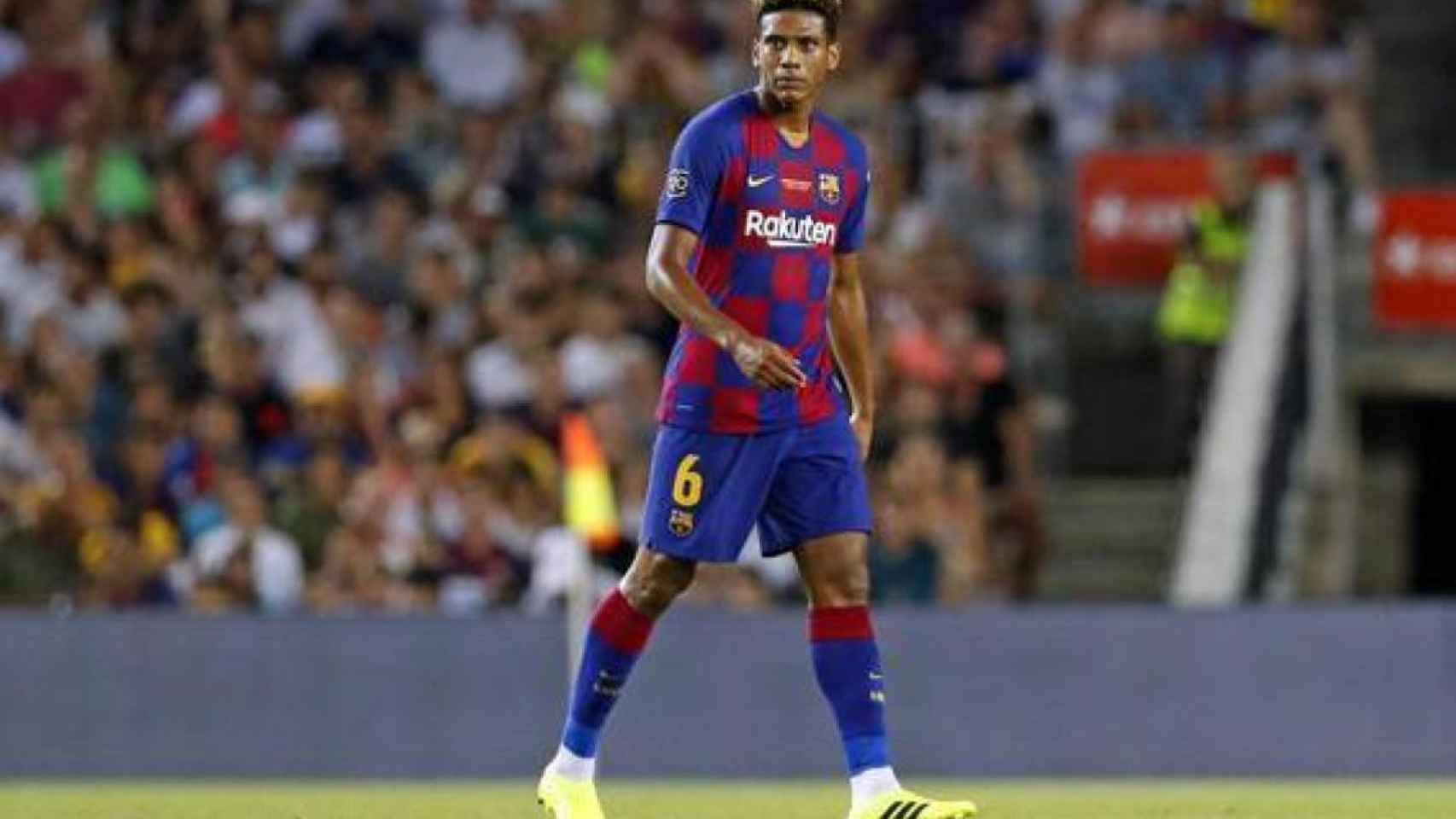 Jean Clair Todibo, nuevo jugador del Niza y primera venta de Laporta este verano, en un partido del Barça / EFE