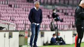 Quique Setién en la banda en el partido contra el Leganés / FC Barcelona