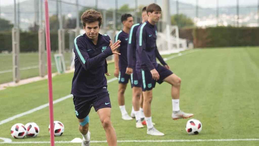 Riqui Puig y Juan Miranda durante un entrenamiento del filial / FCB