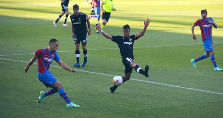 Sergiño Dest en una acción de pretemporada ante el Nàstic / FCB