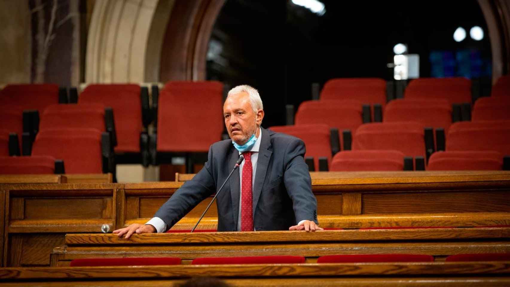 El diputado del PP en el Parlament, Santi Rodríguez, durante el debate de la ley que limita el precio del alquiler / EP