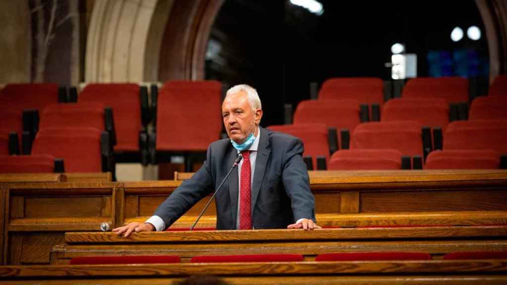 El diputado del PP en el Parlament, Santi Rodríguez, durante el debate de la ley que limita el precio del alquiler / EP