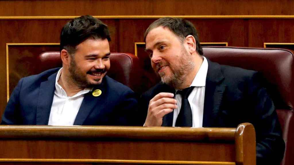 El líder de ERC, Oriol Junqueas (d), junto al portavoz de partido en Madrid, Gabriel Rufián (i). Nacionalismo en el Congreso de los Diputados / EFE