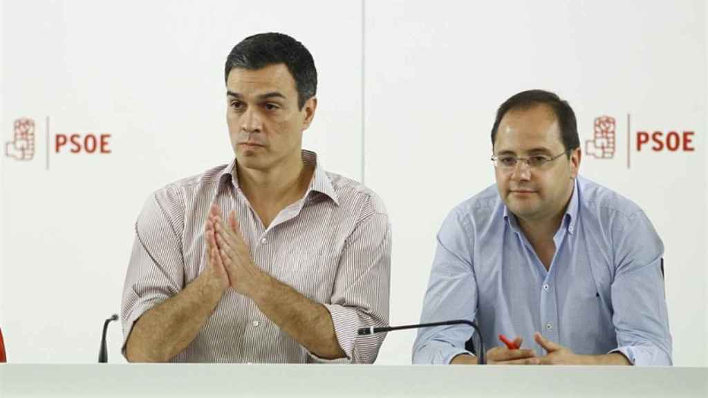 Pedro Sánchez y Cesar Luena en una imagen de archivo / CG