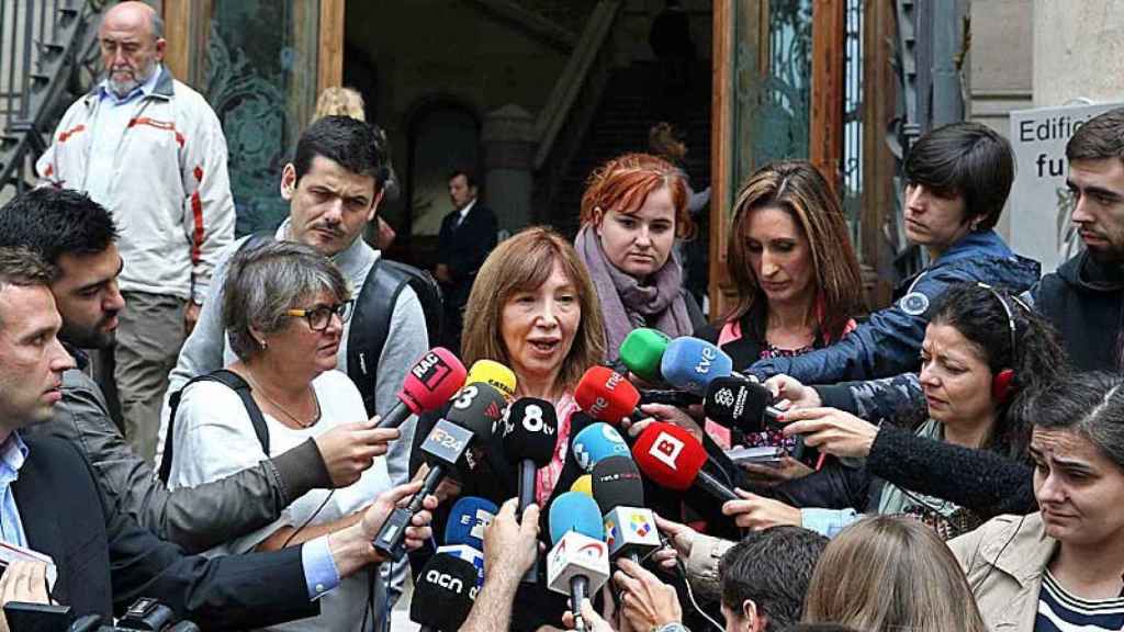 La directora de instituto que se negó a colaborar con la Generalitat el 9N, Dolores Agenjo, tras declarar ante el TSJC