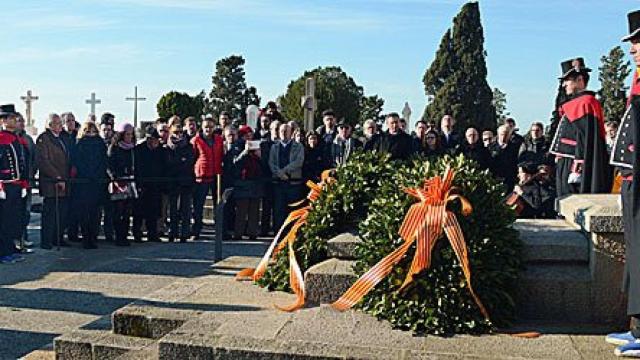 Mas, ante la tumba de Macià